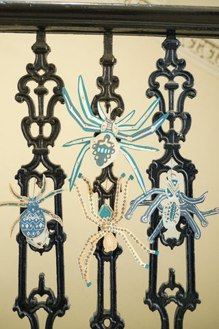 HANGING SPIDER PAPER ORNAMENTS