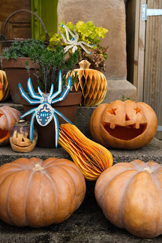 HANGING SPIDER PAPER ORNAMENTS