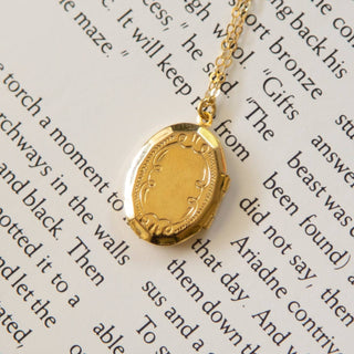 Vintage Gold-Plated Medium Oval Locket Necklace