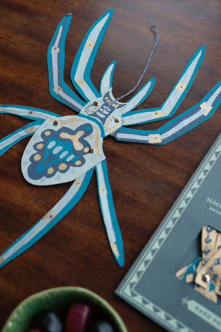 HANGING SPIDER PAPER ORNAMENTS